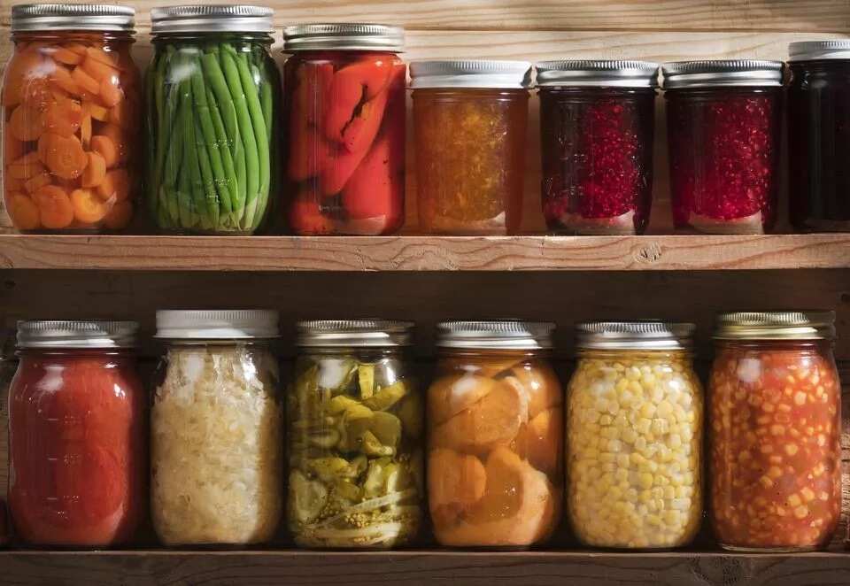 pickling-food-preservation-techniques-mother-earth-news